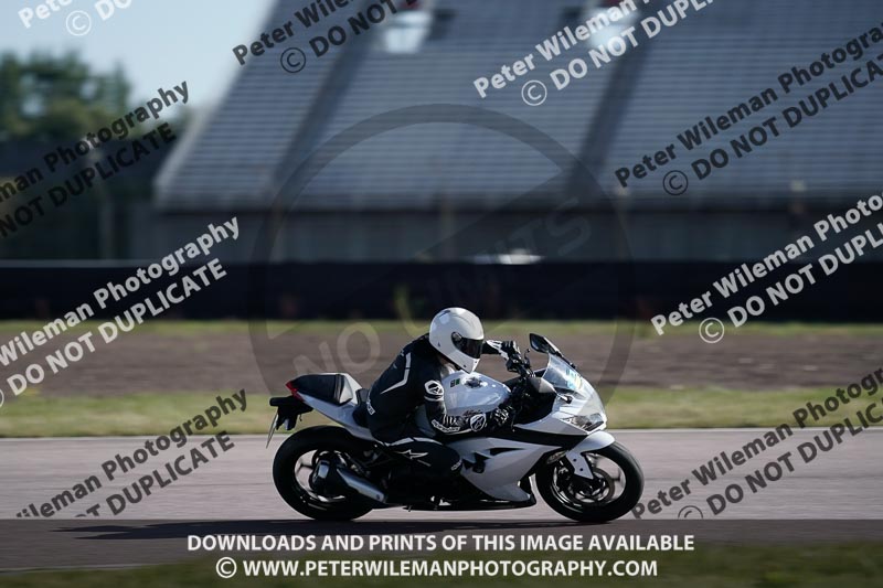 Rockingham no limits trackday;enduro digital images;event digital images;eventdigitalimages;no limits trackdays;peter wileman photography;racing digital images;rockingham raceway northamptonshire;rockingham trackday photographs;trackday digital images;trackday photos